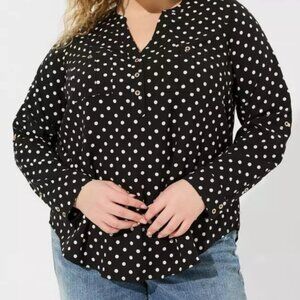 Polka dot dress shirt with roll-up sleeves